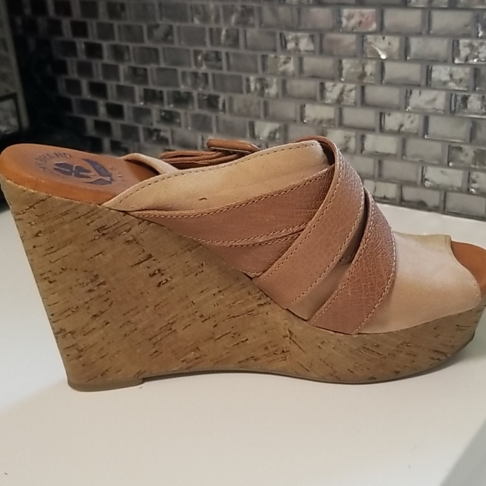 Wedge Heel Open Toed Sandals. - Picture 3 of 9